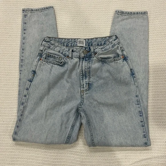 BDG Light/Acid Wash High Rise Mom Jeans - Picture 1 of 5